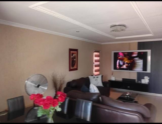 2 BEDROOM HOUSE FOR SALE IN SOSHANGUVE XX